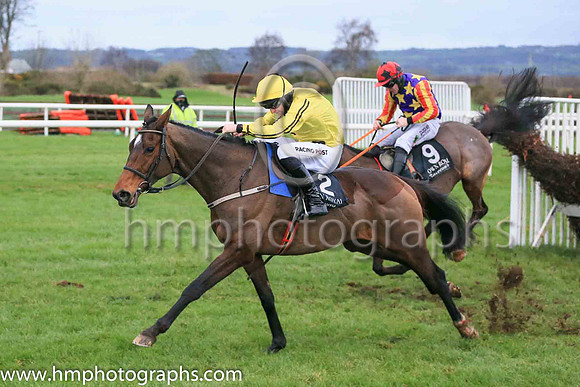 01st Billaway and Mr P W Mullins ( 2 , yellow, black horse ) Trainer - W P Mullins , Owner - J Turner