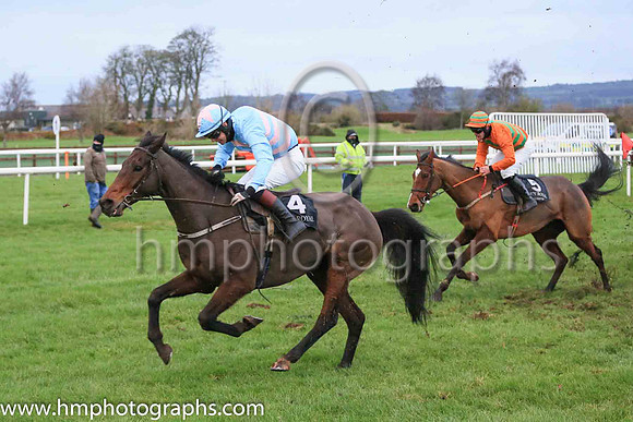05th Solomn Grundy and Mr J L Scallan ( 4 , light blue and pink chevrons ) Trainer - Sean Doyle , Owner - R S Brookhouse
