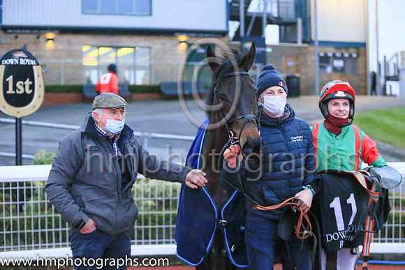 01st Dixie Flyer and Mr B G Crawford ( 11 , green, red braces ) Trainer - S R B Crawford , Owner - Martin Baker