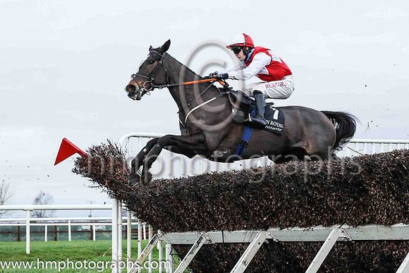 07th Oscar Thyneand J M Moore ( 7 , red, three white diamonds ) Trainer - G P Cromwell , Owner - Patrick Sheanon