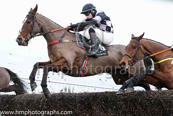 pu Monstrosity and D J Hand ( 6 , purple and black diamonds ) Trainer - D A McLoughlin , Owner - Michael Joseph Doyle