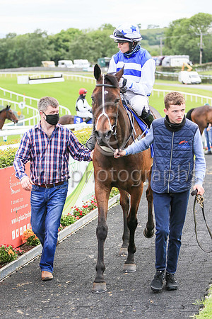 01st Biko Miss M O'Sullivan ( 2 , blue  white hoops ) Trainer - P Martin , Owner - E Duignan