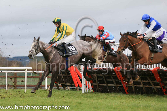 06th Peppern Salt and J M Moore ( 10 , yellow  and green hlvd ) Trainer - G P Cromwell , Owner - Mrs Maria McCullen Harvey