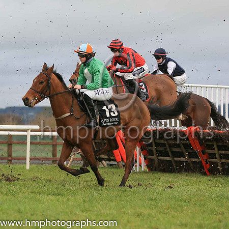 08th Wild River Ridge and D J McInerney ( 13 , lighr gree, whte diamond ) Trainer - V Wilson , Owner - Victor Wilson