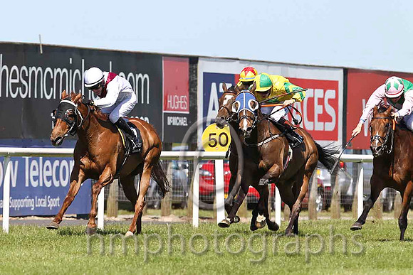 Prince of Fashion -  rightmost Green & Pink winner, Jockey F M Berry - FT8E1255-e2