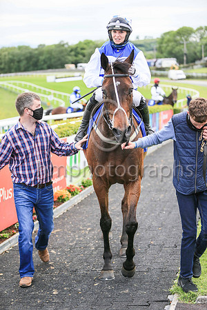 01st Biko Miss M O'Sullivan ( 2 , blue  white hoops ) Trainer - P Martin , Owner - E Duignan