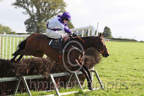 1st Benarty Hill ( 1 , purple, white diabolo )  M J O'Hare ( Trainer: Liam Lennon )