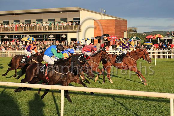 01st Set To Fire  Sean Davis (12, royal blue, royal blue and yellow sleeves) Trainer John James Feane, Owner Ms Orlagh Reynolds