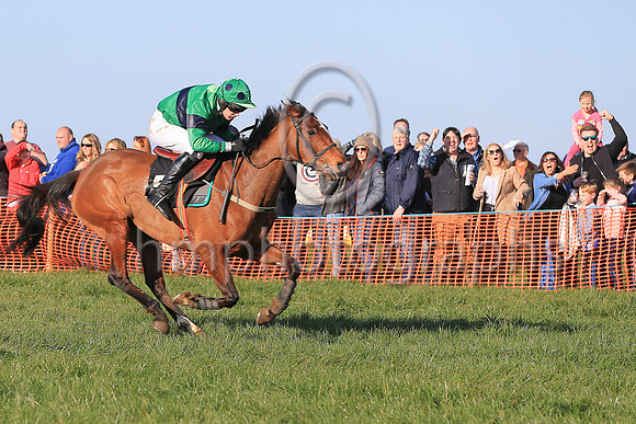 01st ISN'T SHE LOVELY and M J O'Hare ( 5 , EMERALD GREEN,dark blue hoop; emerald green sleeves,dark blue armlet; emerald green cap,dark blue spots ) Trainer: J.G. Cosgrave , Owner : Pauline Whitten