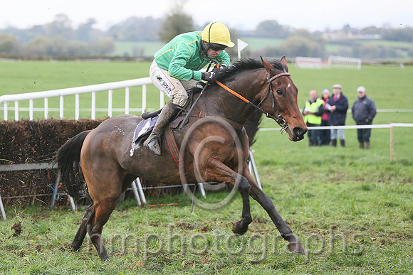 01st BORUING UP A STORM and B O'Neill ( 4 , GREEN; green,yellow seams sleeves; yellow cap ) Trainer: J.P. Brennan,, Owner : Marie Brennan