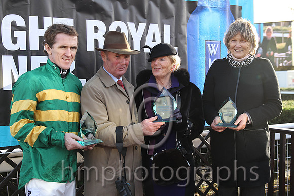 01 AP McCoy, Owner Reps & Mrs J Harrington - CU2D9004-2