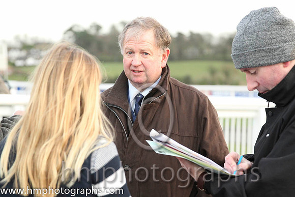 01 Ian Ferguson, trainer of winner James - CU2D9722-40