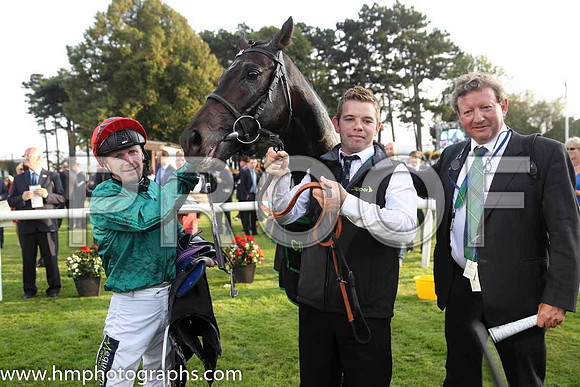 01 Bow Creek and J Fanning - - 01st (6 ,dark green, red cap ) Trainer - M Johnson