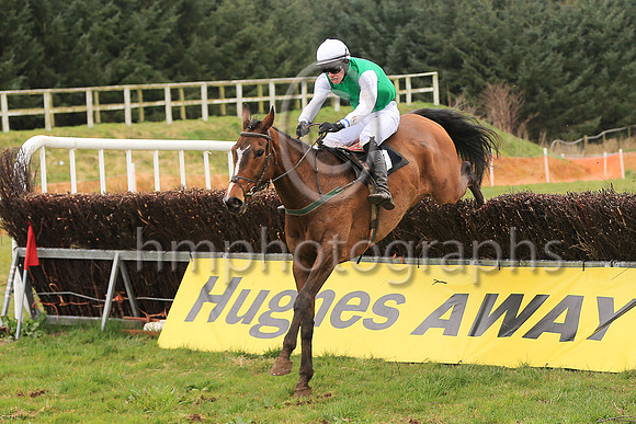 01st MILAN FLYER and PG McGuigan ( 7 , EMERALD GREEN; white sleeves; white cap ) Trainer: Gary McGill , Owner : Oran McGill