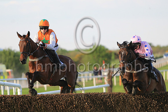 01st Snugsborough Benny and D F O?Regan ( 6 , orange, green star ) Trainer - L P Cusack , Owner - Raymond Loughnane