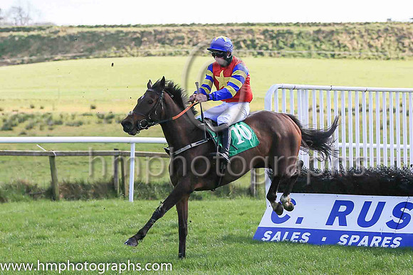 04th Laylas Daffodil and Shane Fenelon7 ( 10 , red, yellow star ) Trainer - P Croke , Owner - C Curran