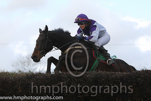 05 Highly Unlikely and Ms A O'Sullivan - - 05th (5 ,purple, white diabolo ) Trainer - Liam Lennon