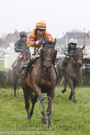 07 Whipper's Boy and Stephen Gray - - 07th (6 ,yellow , red chevron ) Trainer - David W Cullen
