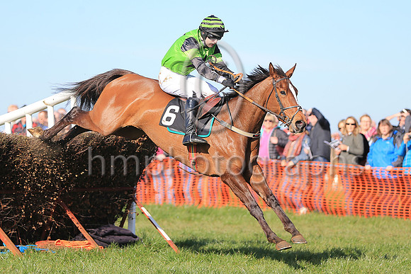 01st GLENMONA and M J O'Hare ( 6 , LIGHT GREEN,black star; black sleeves,light green armlet; black  light green hooped cap ) Trainer: Gerald Quinn , Owner : McKay, Kieran