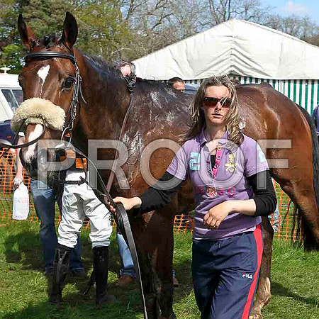 Mister Philson , winner, Jockey Derek O'Connor - CU2D4505-e