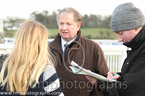 01 Ian Ferguson, trainer of winner James - CU2D9721-39