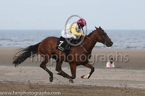 4 Usa and Mr S Crawford - - 4th (7 ,white, emerald green stars ) Trainer - S J Mahon