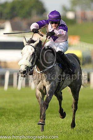 01st The Grey Lad and G.B. Noonan(7) (4 ,pink, purple diamond ), Trainer:Paul W. Flynn , Owner:Claire Kilmartin