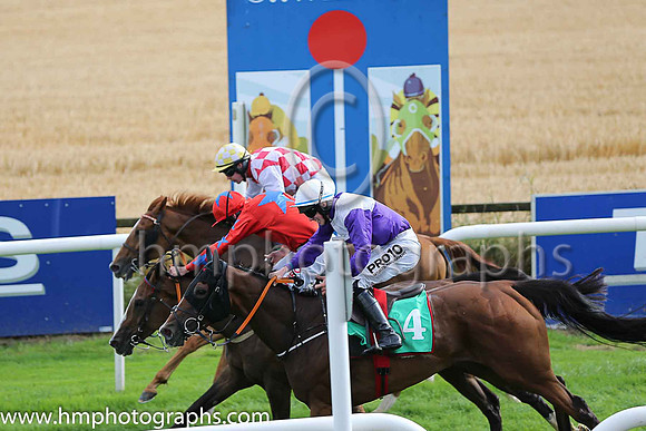 01st Coolfighter and D E Splaine ( 3 , white and red diamonds ) Trainer - N Dooly , Owner - The Cool Boys Partnership