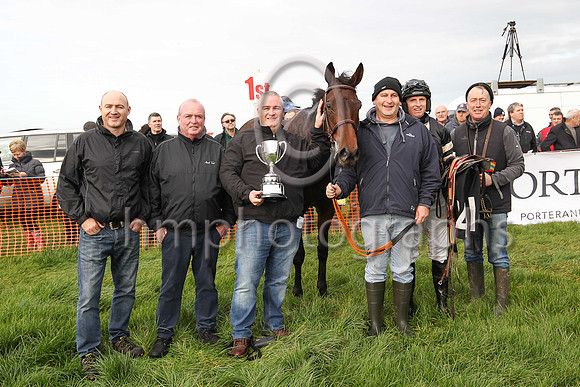 01st FINIAN'S OSCAR and J J Codd ( 14 ,black,beige panels ) Trainer: Denis Paul Murphy,, Owner : Edelle Logan