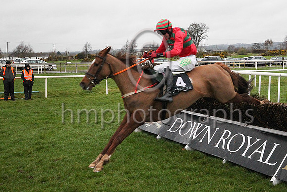 01st Maple Mons and Mr D G Lavery ( 4 , green and red chevrons ) Trainer - D M Christie , Owner - D M Christie