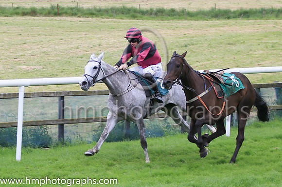 01st Walk In The Brise (8 ,maroon, black hoop ) Jockey: Mr P W Mullins ,Trainer: W P Mullins