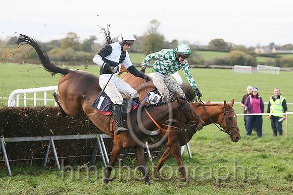 01st TAREESH LANE and N MCParlan ( 10 , GREEN  WHITE CHECK; green,white check sleeves; green cap,white spots ) Trainer: Sean McParlan,, Owner : P. Madine