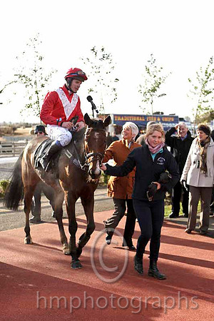 Latin Connection & Mr B G Crawford - Winner (1, red, white chevron) -  CU2D4775-e2d