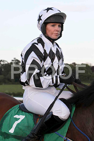 The Brugh Boy , 6th, Jockey - Ms L O'Neill - FT8E3279-e