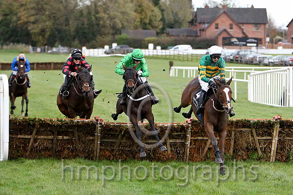 Stocktons Wing & M P Walsh - Winner (4, emerald green & orange hoops) - FT8E7555-e2b