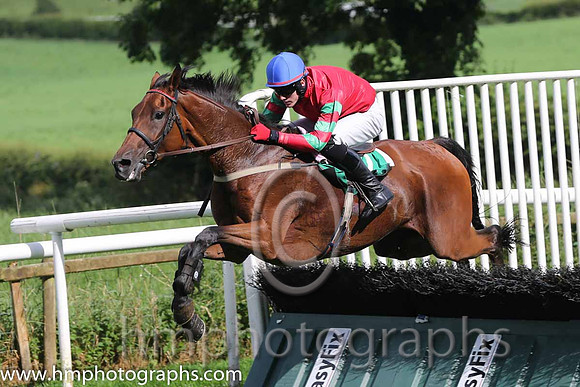 01 Wandering Aengus & S A Shortall - winners (1, red, green and red hooped sleeves) - AA1V0854