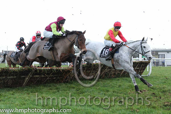 01 Royal Flight & J S McGarvey - winners (1, maroon, white star, green sleeves ) - CU2D0012-23