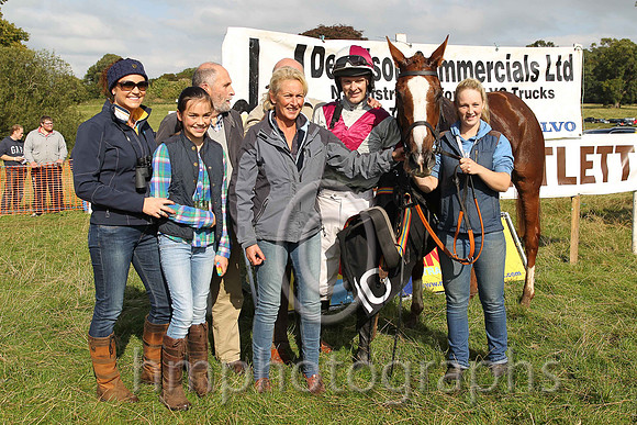 1st South Circle ( 10 , grey, maroon chevron )  M J O'Hare ( Trainer: Liam Lennon )