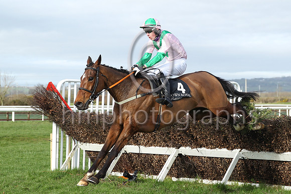 01st Goose Man and Mr Pat Taaffe7 ( 4 , pink, green chevron ) Trainer - T J Taaffe , Owner - Mrs Fitri Hay