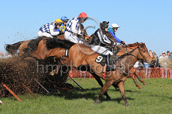 01st MANETTI and N McParlan ( 1 , NAVY  WHITE DIAMONDS; white sleeves; red cap ) Trainer: I. R. Ferguson,, Owner : R.A. Bartlett