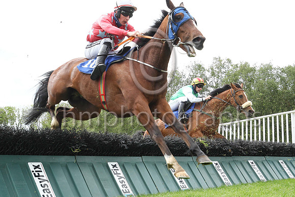 04th Futurum Regem ( 6 , grey,maroon seams ) Trainer - H P Finegan , Owner - Hugh Paul Finegan &amp; Morgan Ryan