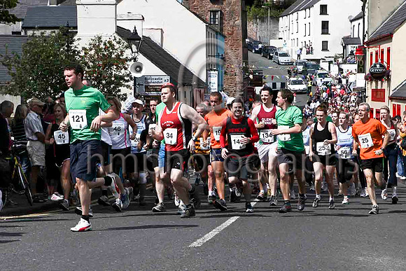 Start of 2011 Lurig Mountain Race - IMG_0044-e