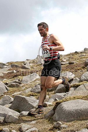 Karl Gray - 6th in 51:17 - Calder Valley Fell Runners - FT8E3692-e