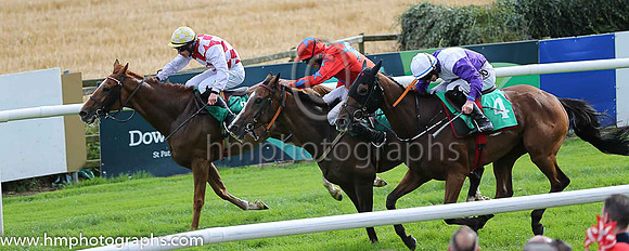 01st Coolfighter and D E Splaine ( 3 , white and red diamonds ) Trainer - N Dooly , Owner - The Cool Boys Partnership