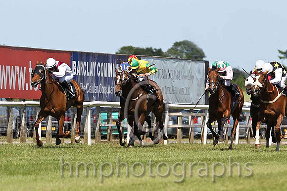 Prince of Fashion - 3rd from left Green & Pink winner, Jockey F M Berry- FT8E1254-e