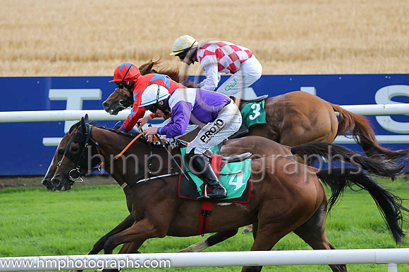 01st Coolfighter and D E Splaine ( 3 , white and red diamonds ) Trainer - N Dooly , Owner - The Cool Boys Partnership