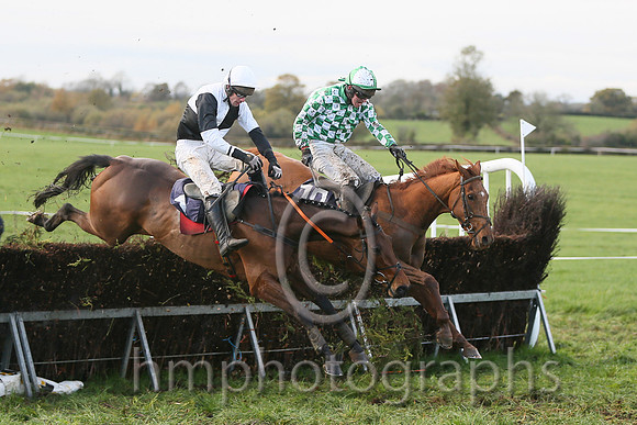 01st TAREESH LANE and N MCParlan ( 10 , GREEN  WHITE CHECK; green,white check sleeves; green cap,white spots ) Trainer: Sean McParlan,, Owner : P. Madine