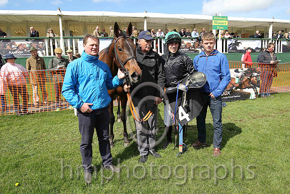 01st GETABIRD and B O'Neill ( 4 , EMERALD GREEN; emerald green,red striped sleeves; emerald green  red striped cap ) Trainer: Colin Bowe,, Owner : W.B. Connors