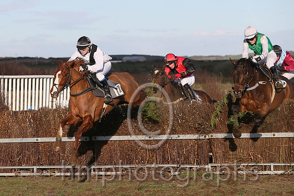 01st LISNAGREGGAN and M E McCrory ( 10 , WHITE,black sash; white sleeves; black cap ) Trainer: William Gault,, Owner : Paul Martin William Gault