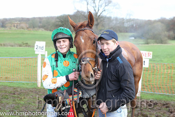 01 Kilcullen Flem and R James - - 01st (6 ,emerald green, orange hoops ) Trainer - Donnchadh Doyle